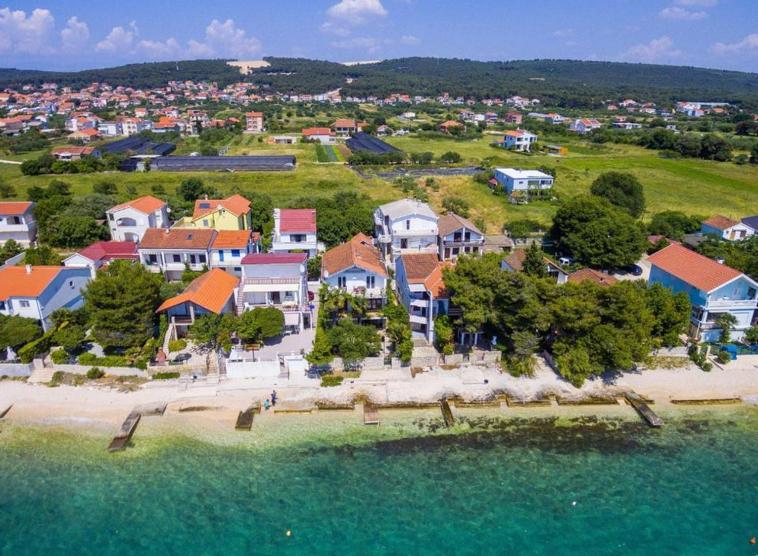 House First Row By The Sea Villa Бибине Екстериор снимка