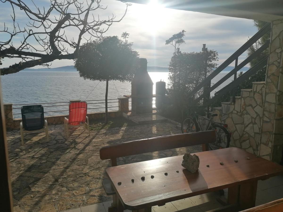 House First Row By The Sea Villa Бибине Екстериор снимка