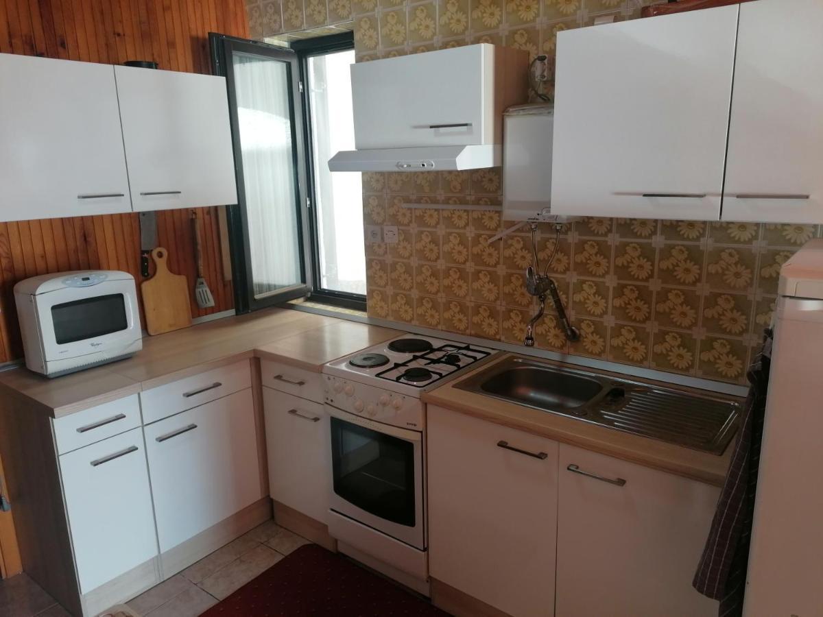 House First Row By The Sea Villa Бибине Екстериор снимка
