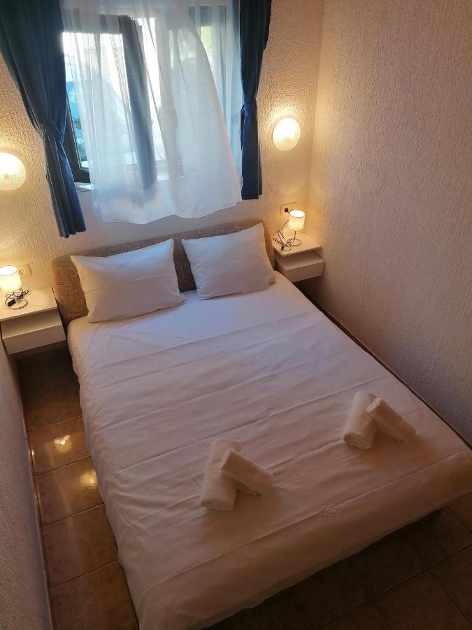 House First Row By The Sea Villa Бибине Екстериор снимка