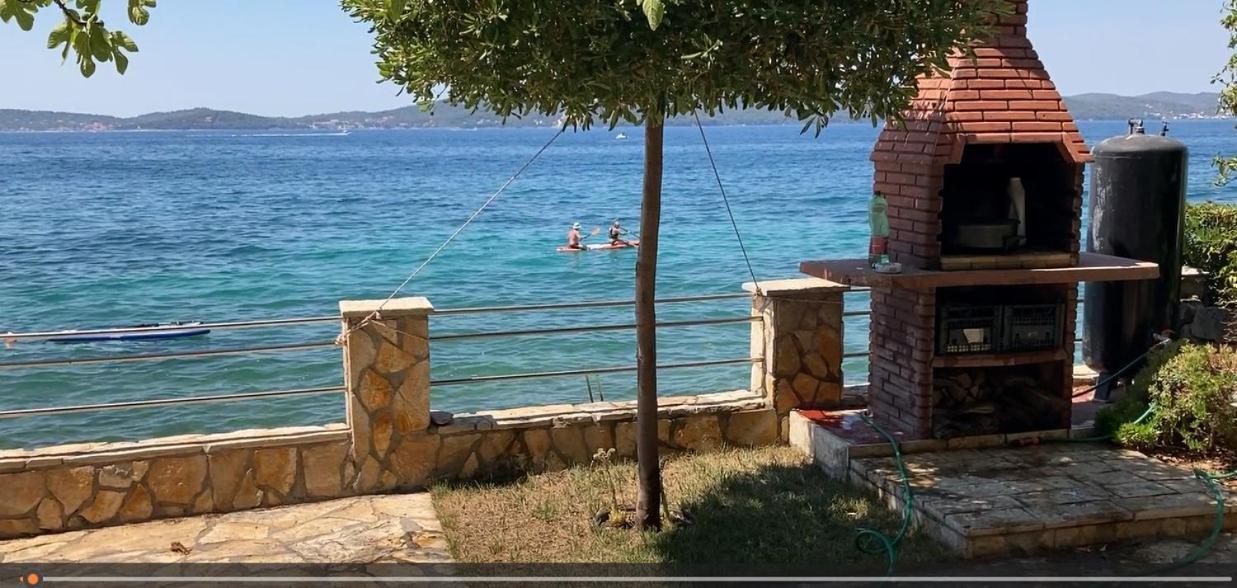 House First Row By The Sea Villa Бибине Екстериор снимка