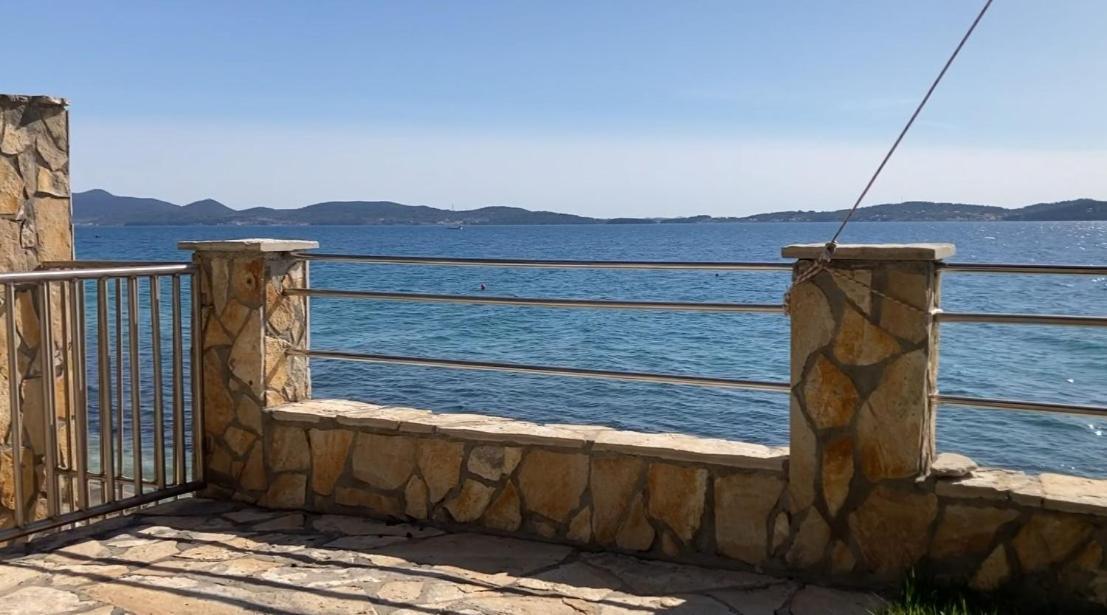 House First Row By The Sea Villa Бибине Екстериор снимка